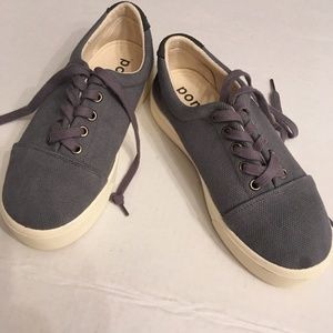 Ladies New Canvas sneakers size 5.5
